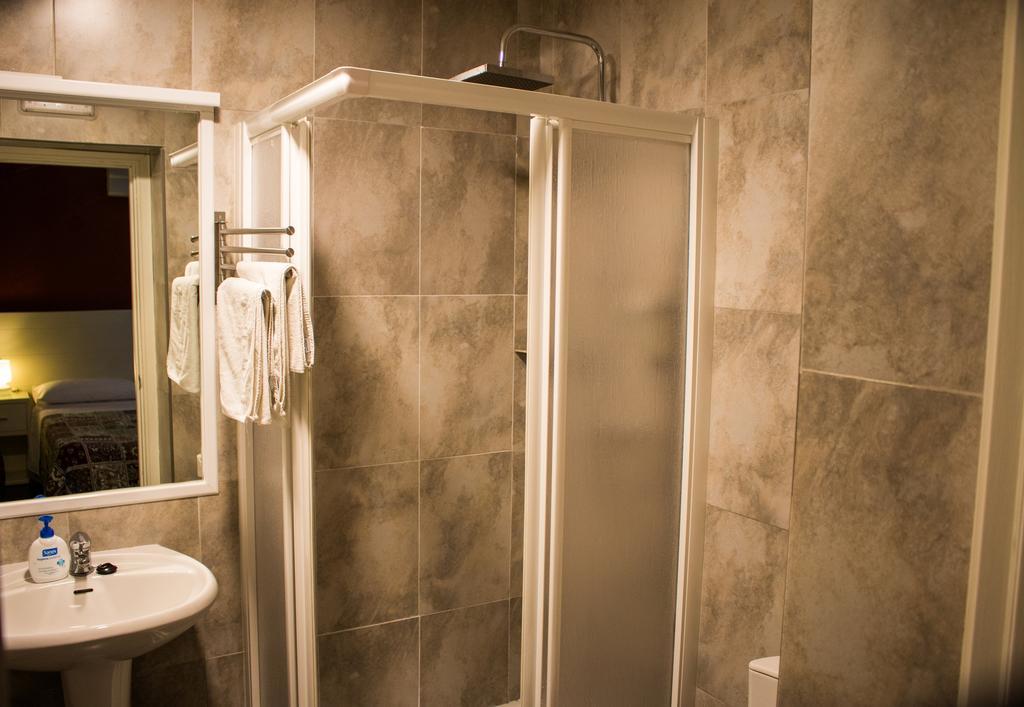 סביליה Hostal San Vicente II מראה חיצוני תמונה