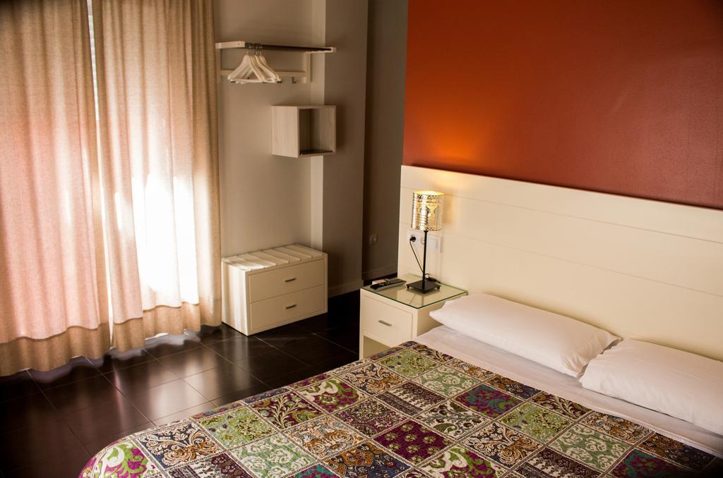 סביליה Hostal San Vicente II מראה חיצוני תמונה