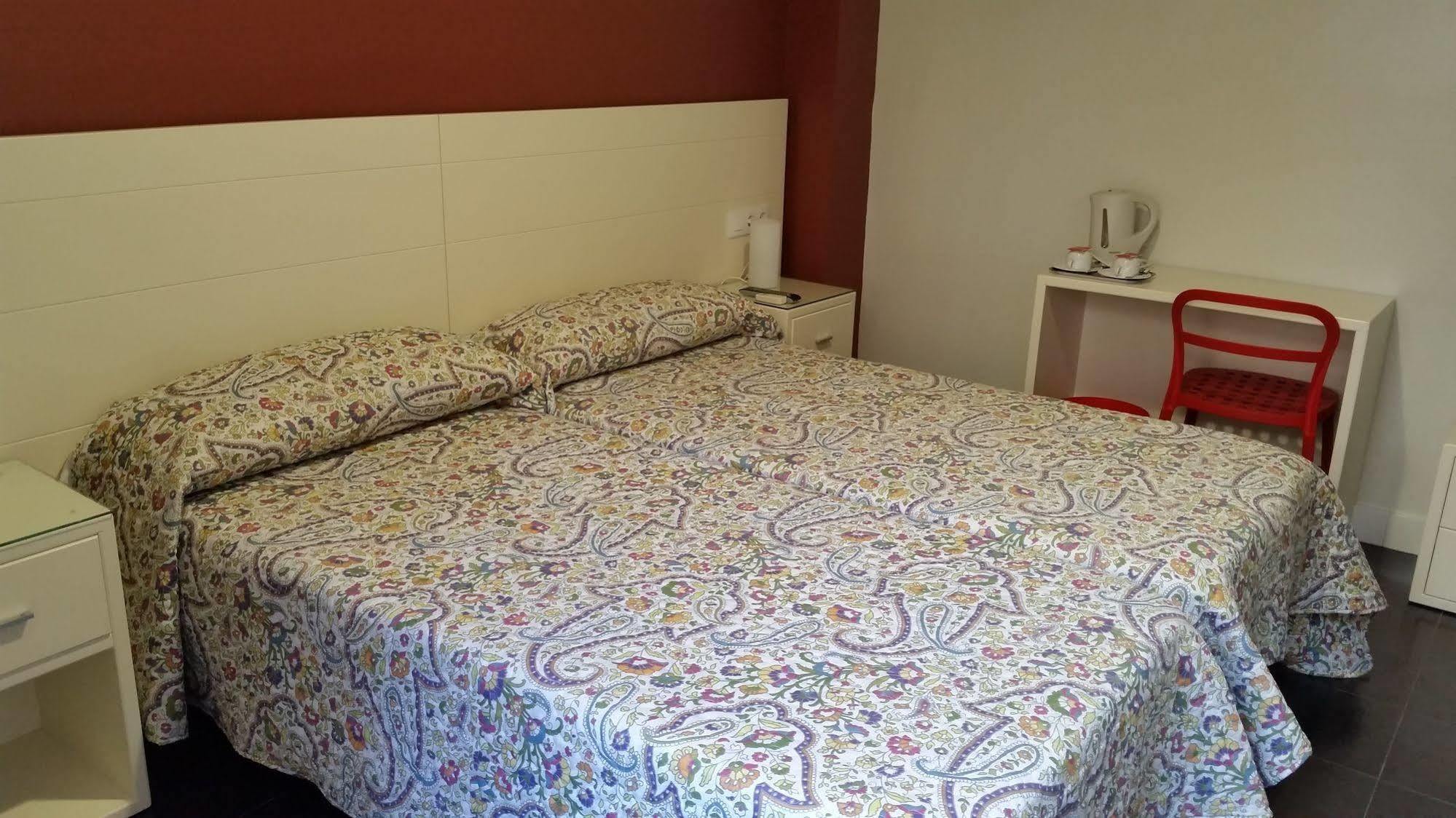 סביליה Hostal San Vicente II מראה חיצוני תמונה