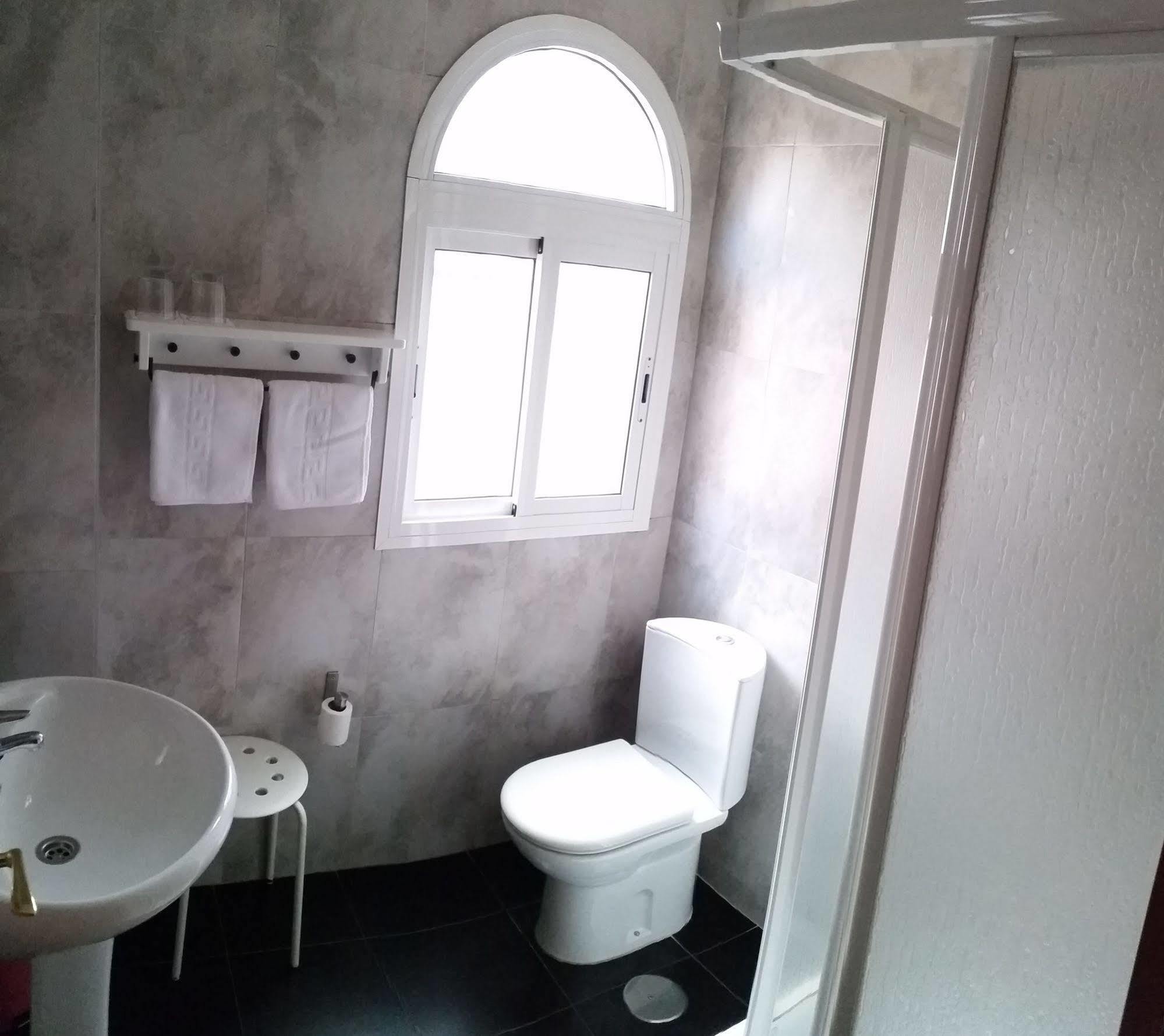 סביליה Hostal San Vicente II מראה חיצוני תמונה
