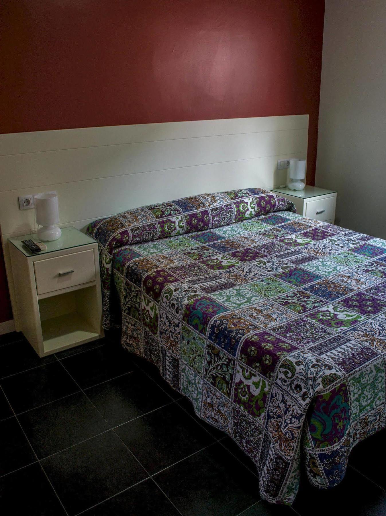 סביליה Hostal San Vicente II מראה חיצוני תמונה