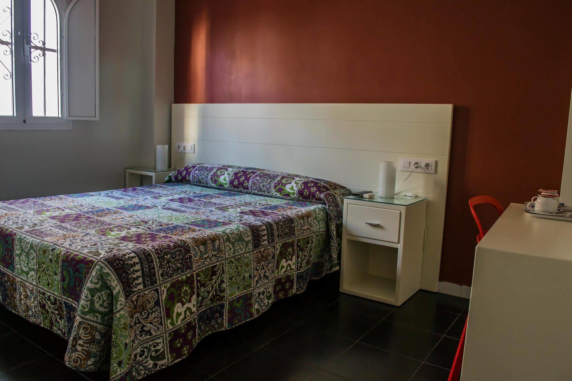 סביליה Hostal San Vicente II מראה חיצוני תמונה