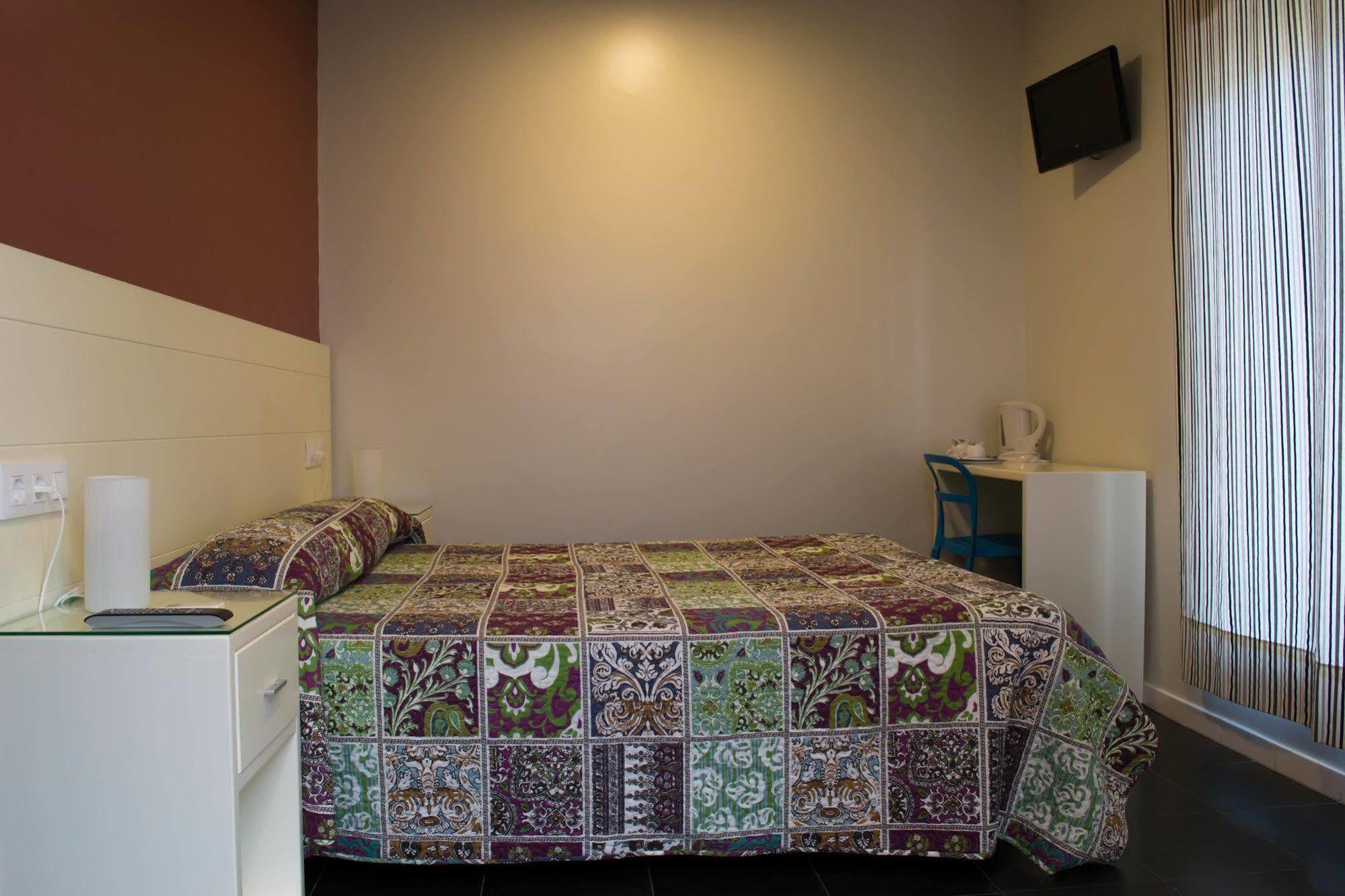 סביליה Hostal San Vicente II מראה חיצוני תמונה